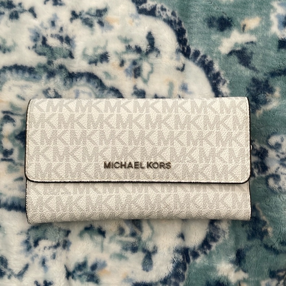 Michael Kors Jet Set Signature Canvas Slim Wallet
